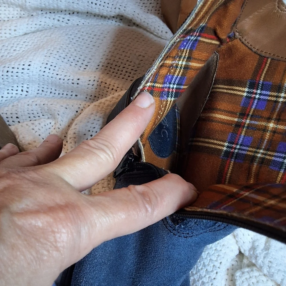 Blue studded suede western style boots 7 - Picture 13 of 13